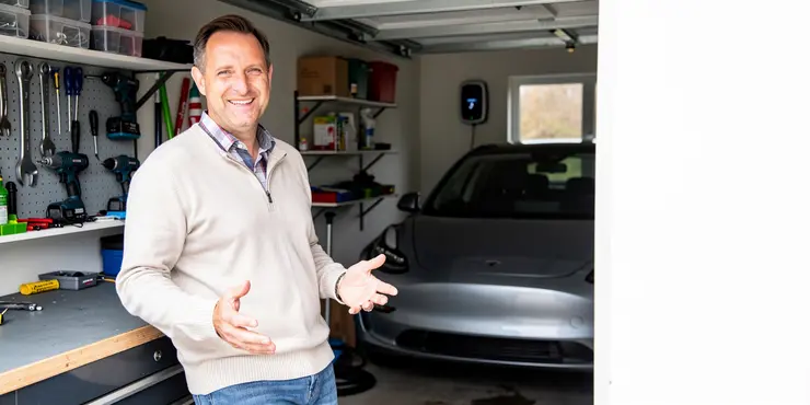 Can private sellers offer the Plug-in Car Grant?