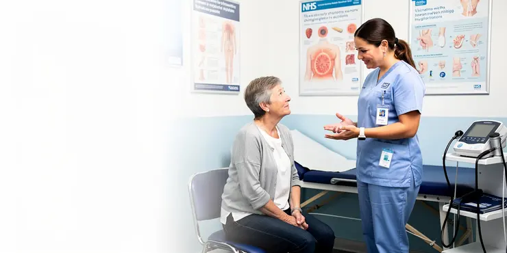 What are the symptoms of shingles?